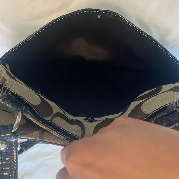 Coach F14941 Tan Black Laura Signature Monogram Canvas Shoulder Purse Authentic - Picture 8 of 13